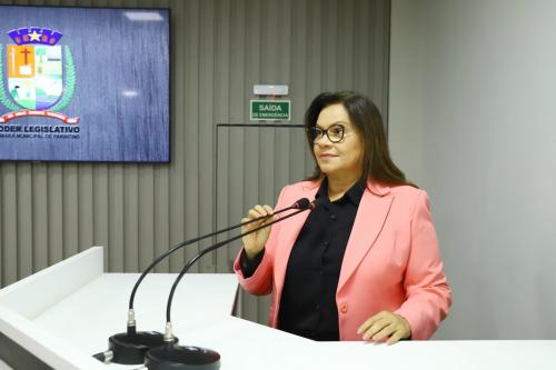 Vereadora Márcia Baranda apresenta três indicações à Câmara Municipal de Parintins