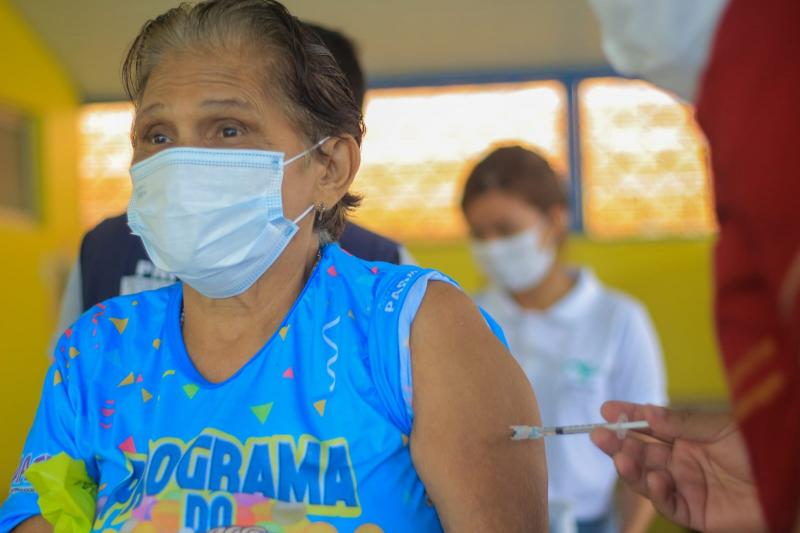 Força-Tarefa em Parintins pretende imunizar 600 idosos com vacina bivalente contra Covid-19 