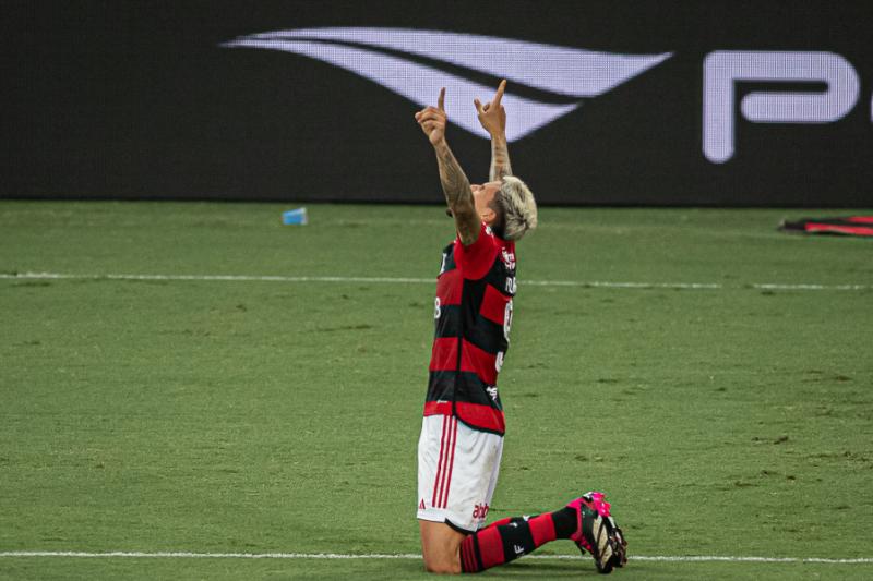 Flamengo ganha do Vasco por 3 a 2 no primeiro jogo da semifinal do Carioca