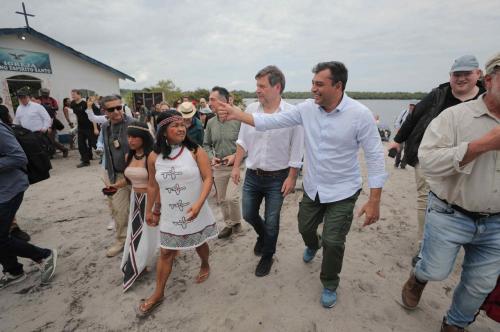 Wilson Lima e vice-chanceler alemão visitam comunidade rural com foco no desenvolvimento sustentável   