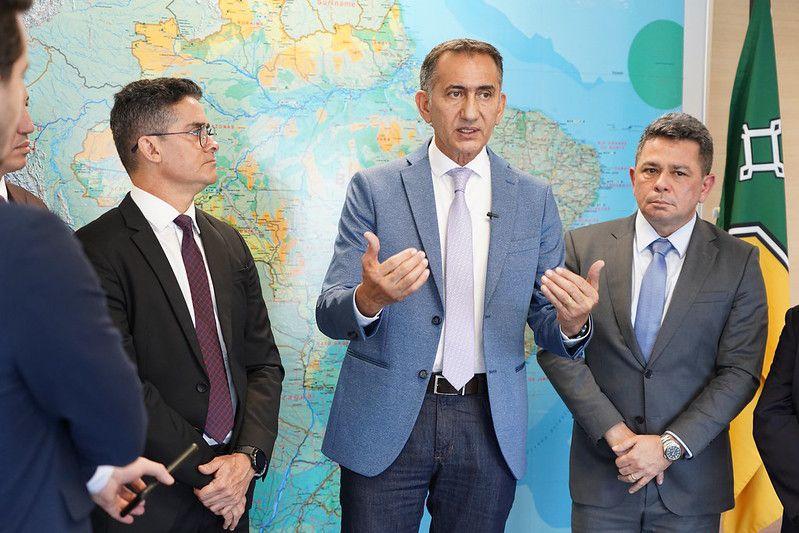 Governo do AM auxilia Prefeitura de Manaus a viabilizar recursos para obras em áeas de risco