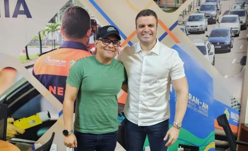 Detran-AM e Paris Auto Escola beneficiam dezenas de pessoas em Parintins por meio da CNH Social
