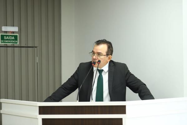 Massilon solicita implantação do Sistema Integrado de Gestão Educacional para escolas municipais