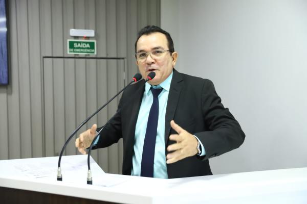 Massilon solicita avaliação técnica com laudo, visando prevenir desabamentos na orla da cidade 