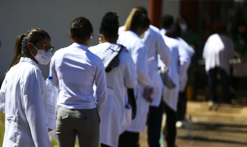 Saúde amplia para seis mil número de vagas do Mais Médicos