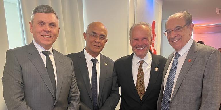 Vice-presidente do IRB, conselheiro do TCE-AM participa de acordo firmado com Agência dos Estados Unidos
