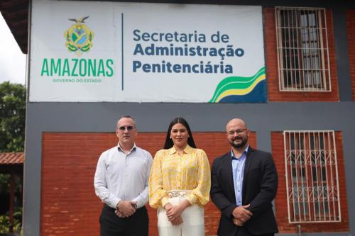 Mayra Dias pleiteia melhorias para o presídio de Parintins com Secretário de Administração Penitenciária