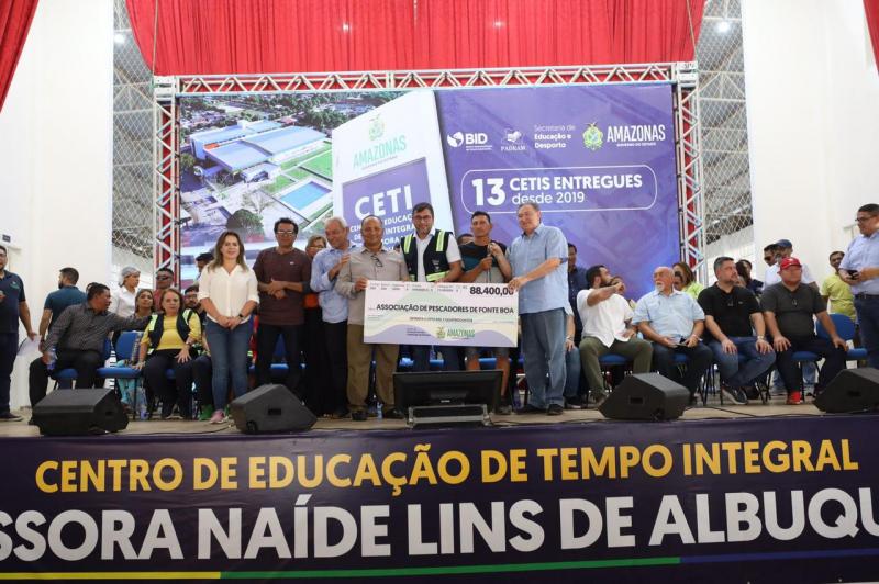 Em Fonte Boa, Wilson Lima entrega equipamentos a associações rurais beneficiadas com fomento do FPS
