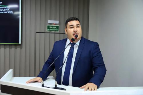 Alex Garcia solicita adesão do Cordão Girassol como identificação de pessoas com deficiências ocultas em Parintins