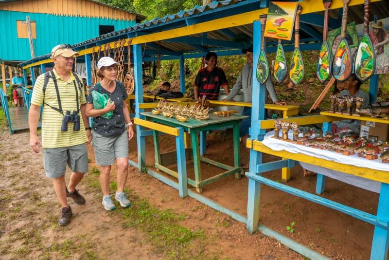Turistas internacionais movimentam a economia na Serra de Parintins