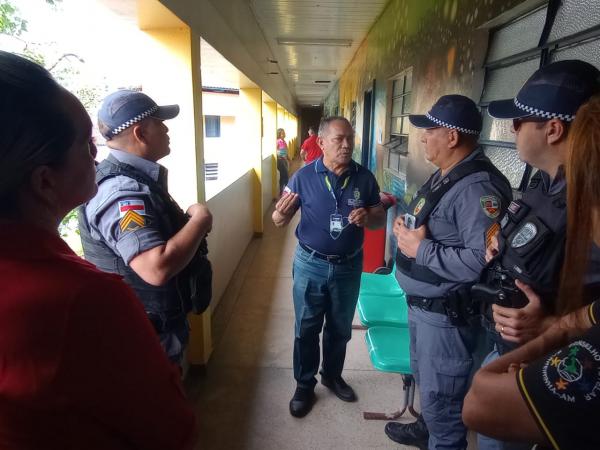 Policiamento Ostensivo da PM nas escolas de Barreirinha