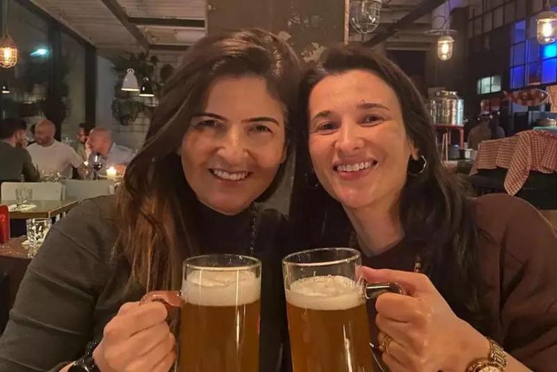 Cônsul comemora soltura de brasileiras presas na Alemanha após troca de malas: ‘Brindando’