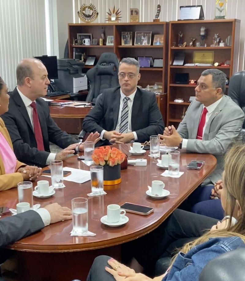 Integração: SSP-AM participa de reunião com MPAM para fortalecer ações em unidades de ensino