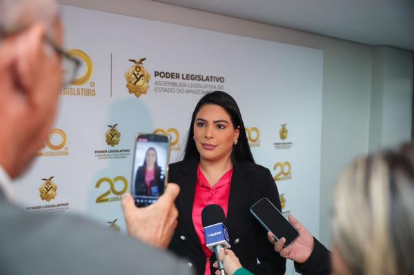 Deputada Mayra Dias solicita ambulância e equipamentos para melhoria do hospital de Itapiranga