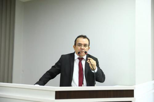 Massilon volta a cobrar informações sobre o andamento e realização do concurso público municipal