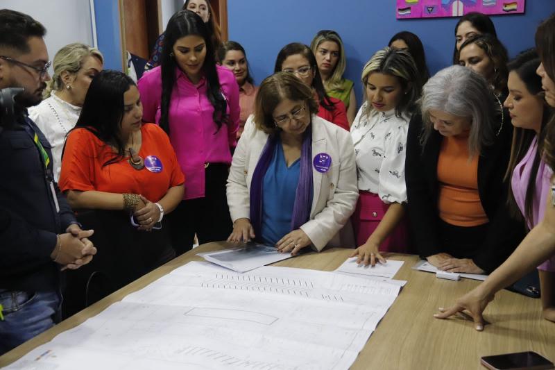 Ministra Cida Gonçalves conhece serviços do Governo do AM para enfrentamento à violência contra as mulheres