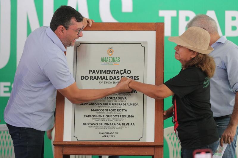 Wilson Lima entrega Ramal das Flores pavimentado e melhora escoamento da produção