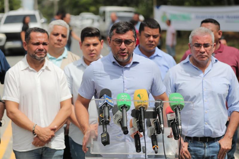 Wilson Lima anuncia antecipação da primeira parcela do 13° salário de servidores estaduais