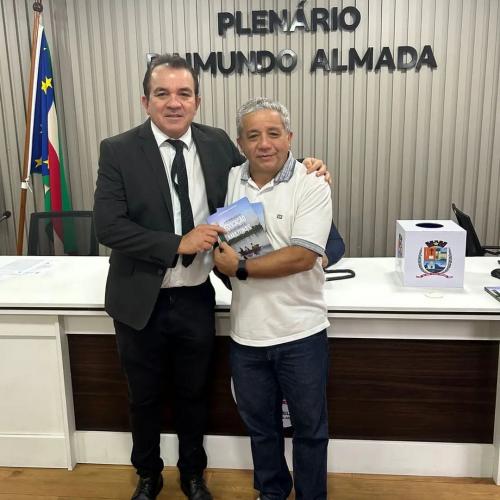 Massilon destaca lançamento de livro sobre interiorização do ensino superior no Amazonas