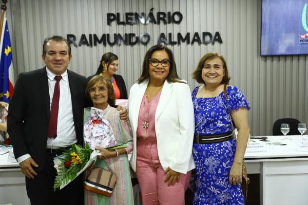 Massilon participa de sessão especial em homenagem ao Dia das Mães
