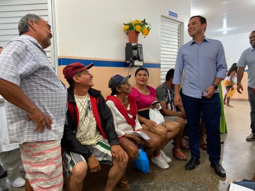 Vereador Mateus Assayag participa de ação de saúde com os garis de Parintins