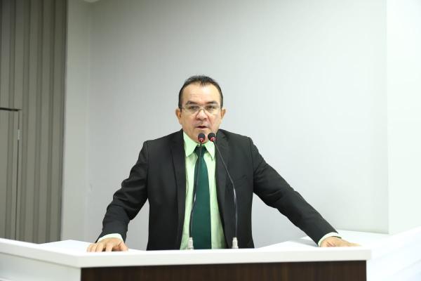 Massilon solicita emenda ao Senador Plínio Valério para construção do CAPS i em Parintins