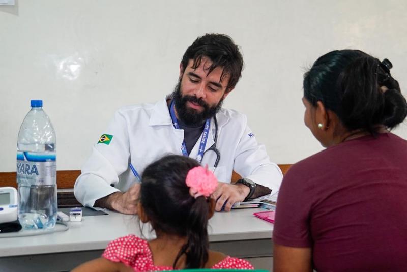 Ação com médicos especialistas da Prefeitura de Parintins beneficia centenas de moradores da Santa Rita da Valéria