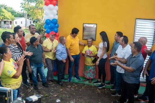 Mais 3 milhões de reais; Prefeito Bi Garcia faz inaugurações na Valéria e deixa emocionados filhos dos homenageados nas obras 