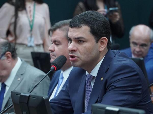 Saullo Vianna propõe isenção de Imposto de Renda para aposentados com diabetes, síndrome do túnel do carpo e fibromialgia