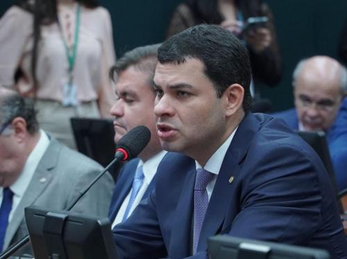 Saullo Vianna propõe isenção de Imposto de Renda para aposentados com diabetes, síndrome do túnel do carpo e fibromialgia