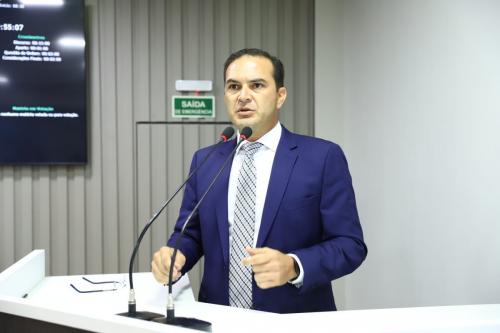 Mateus Assayag solicita construção do primeiro ginásio poliesportivo para região de várzea