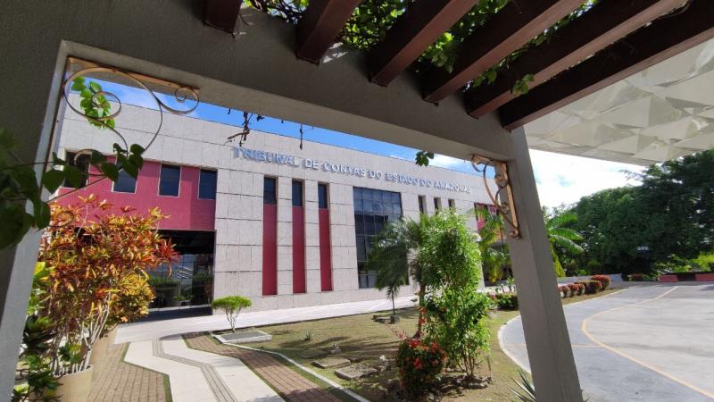 Mais de 1,3 mil candidatos farão provas para Residência Jurídica e Contábil do TCE-AM no domingo (4) na EST/UEA