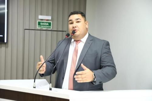 Alex Garcia defende treinamentos aos profissionais da educação para identificação de sinais de abuso contra crianças e adolescentes