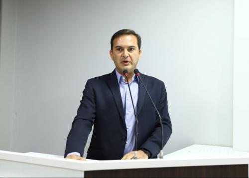 Prosai Parintins: Vereador Mateus Assayag pede atenção na instalação das Estações de Tratamento de Água e Esgoto