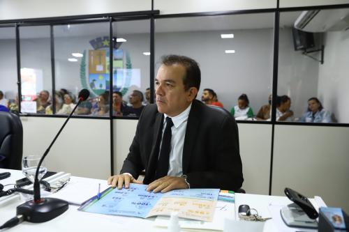 Oposição perde mais uma na Câmara de Parintins, mas 4 vereadores viram piada ao votar contra a própria emenda que assinaram
