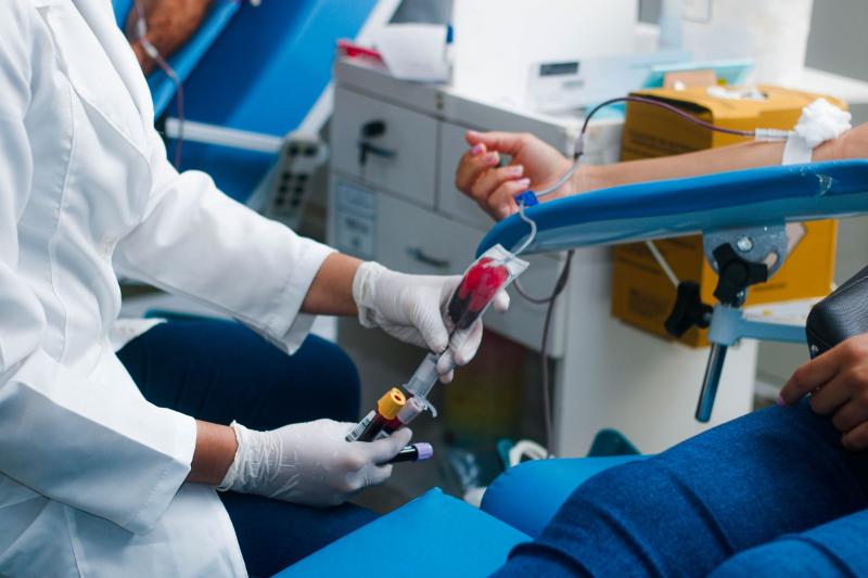 FCecon alerta para importância da doação de sangue para paciente com câncer