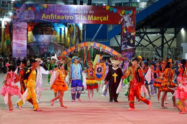 Segunda noite de apresentações no Anfiteatro Sila Marçal é marcada por cores vibrantes das Quadrilhas e Danças