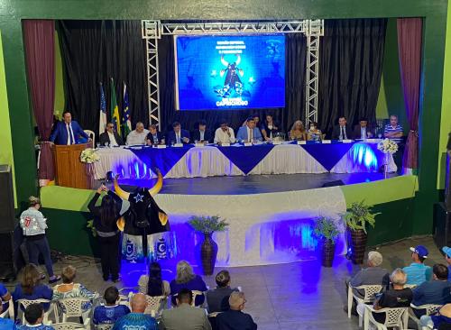 Donos, Presidentes e Velha Guarda do Boi Caprichoso ganham homenagem