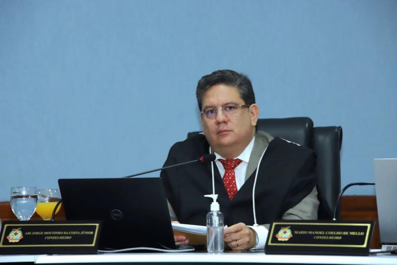 Conselheiro do TCE-AM suspende pregão da Semad para serviços de instalação de ar-condicionados