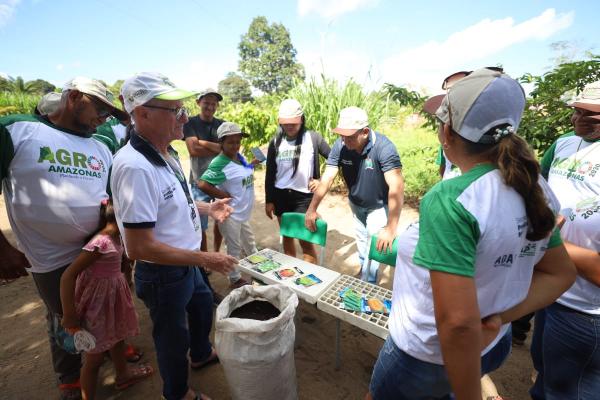 Em Parintins, produtores rurais buscam fortalecer o desenvolvimento da produção de hortaliças na Vila Amazônia