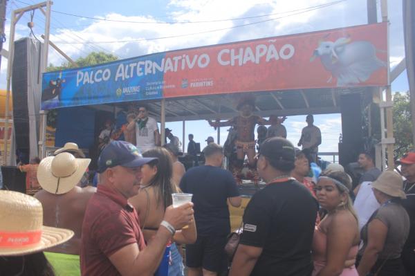 Bandas agitam palcos alternativos em Parintins