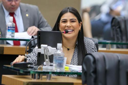 Deputada Mayra Dias conclui semestre com projetos para mulheres, PCDs, idosos, jovens e pessoas em situação de vulnerabilidade social