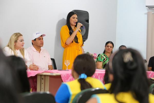 Deputada Mayra Dias participa de aula inaugural de curso profissionalizante para incentivar políticas públicas e empreendedorismo
