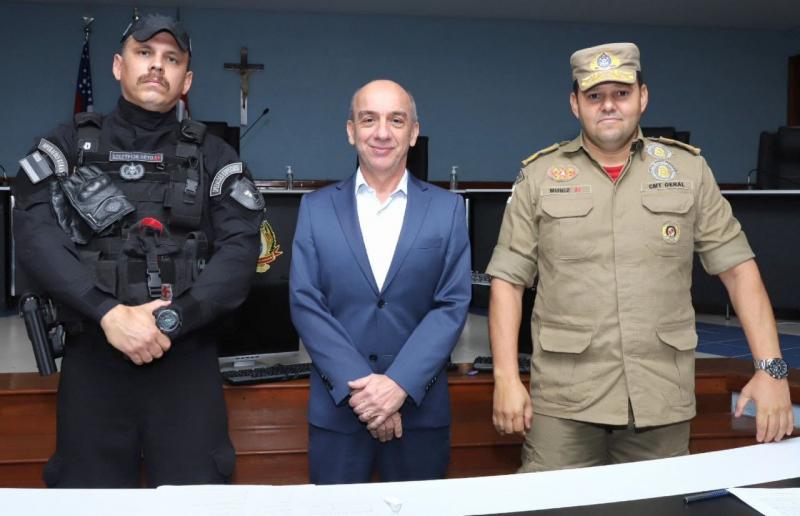 TCE realiza doação de bens para COE e Corpo de Bombeiros do AM