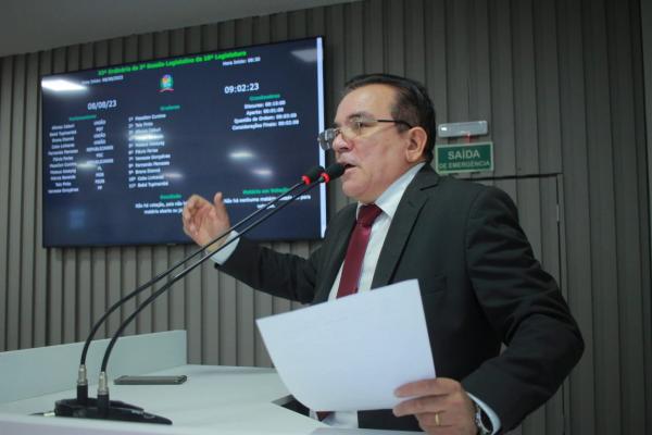 Massilon propõe audiência pública para debater sobre obras paralisadas e inacabadas em Parintins