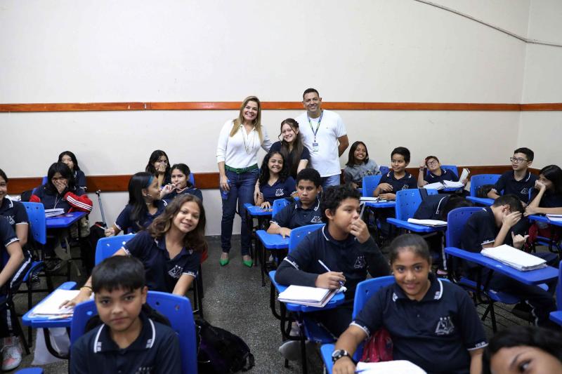 Comitiva da Secretaria de Educação visita sete escolas da rede estadual visando melhorias de infraestrutura