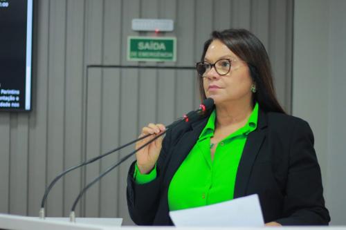 Márcia Baranda propõe Projeto de Lei que institui política e energia solar em edificações públicas de Parintins