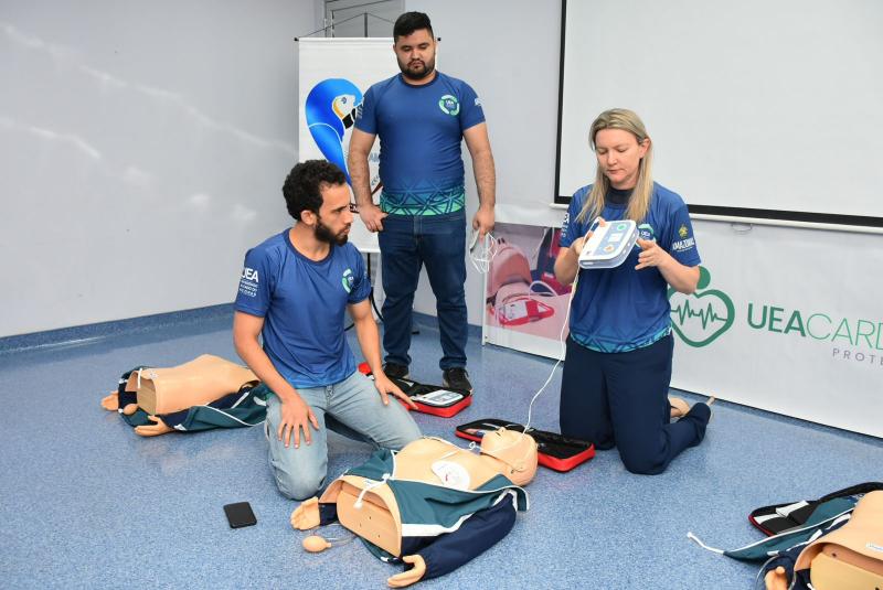 Programa “UEA Cardio Protegida” capacita para prevenção de mortes por parada cardiorrespiratória