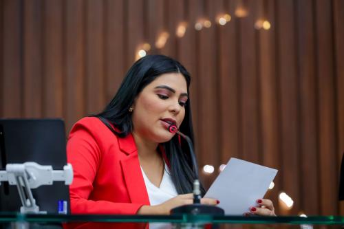 Lei de Mayra Dias protege mães solo contra discriminação no trabalho