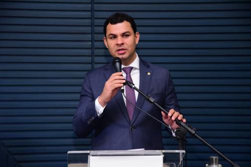 Saullo Vianna apresenta projeto que prevê pena de prisão de até seis anos para crimes de roubo ou furto de aparelhos eletrônicos, como celulares e tablets